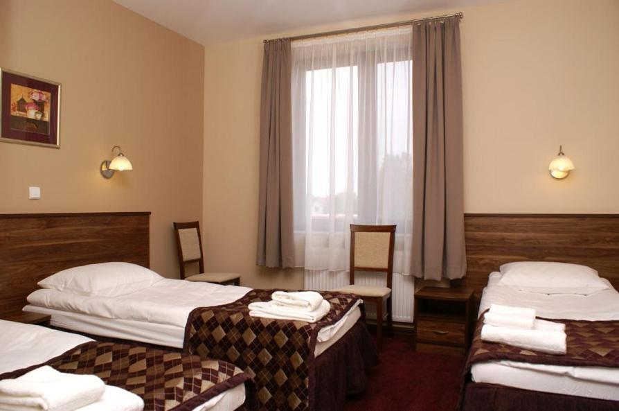 Hotel Belfort Ломжа Номер фото