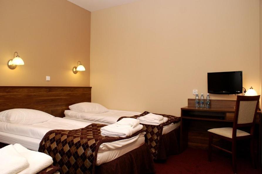 Hotel Belfort Ломжа Номер фото
