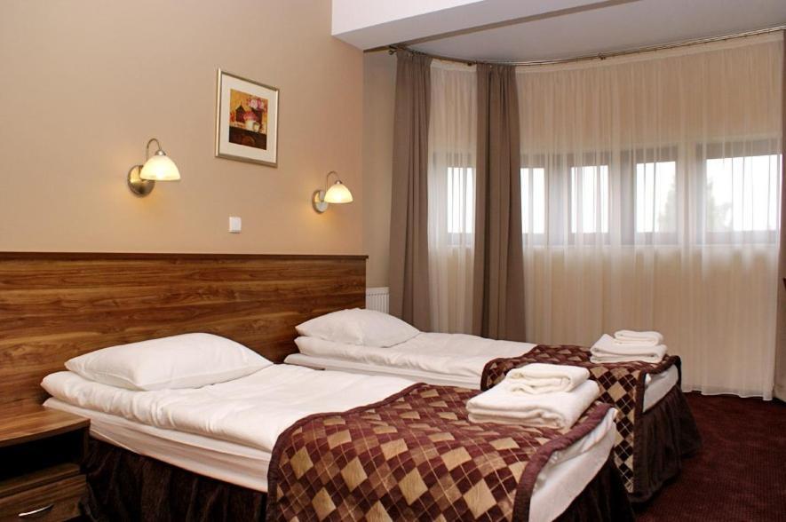 Hotel Belfort Ломжа Номер фото