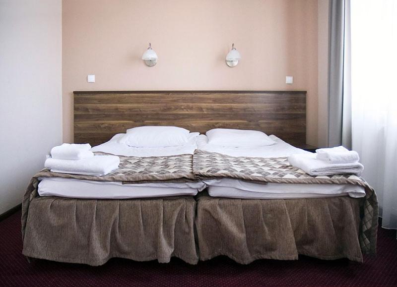 Hotel Belfort Ломжа Номер фото