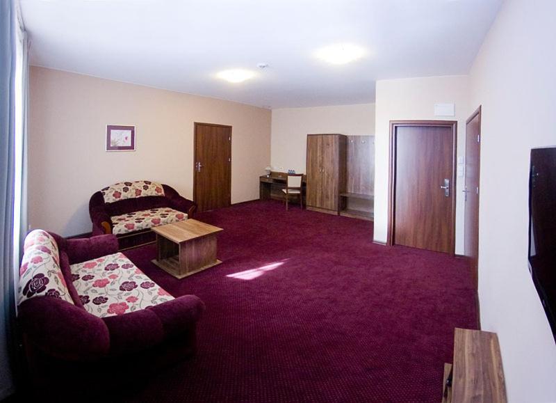 Hotel Belfort Ломжа Номер фото