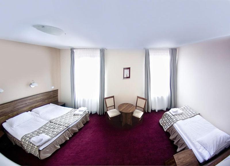 Hotel Belfort Ломжа Номер фото