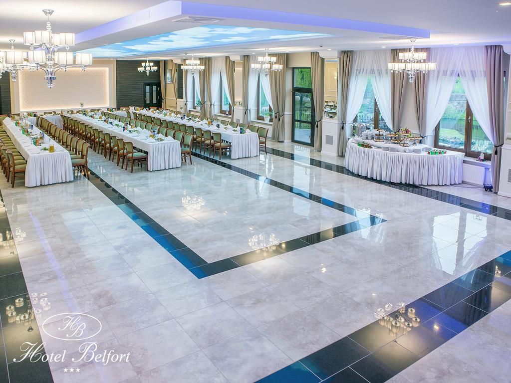Hotel Belfort Ломжа Экстерьер фото